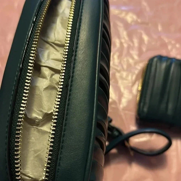 NWT! VICTORIA'S SECRET | Crossbody &Large Wallet With Zip - Picture 4 of 4